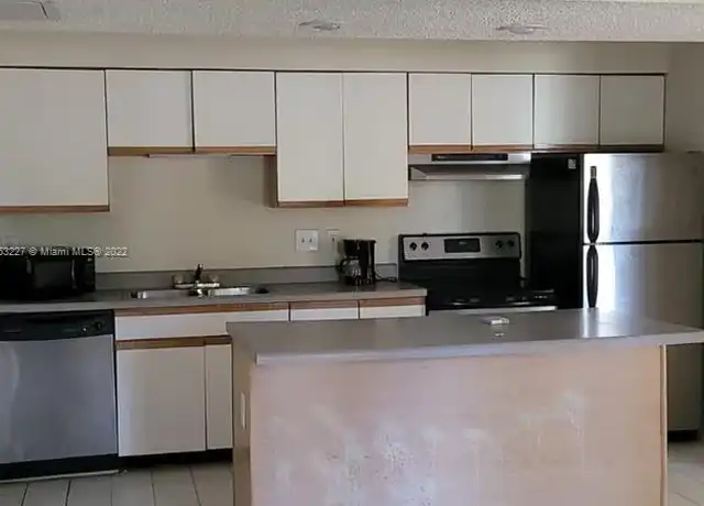 Property at 3985 W McNab Rd, Pompano Beach, FL, 33069, 1 bed, 1 bath, [object Object]