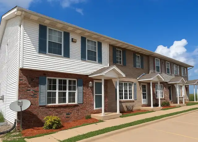 Property at 28 Fetzer Ct Unit 21, Bloomington, IL, 61704, 3 beds, 1.5 baths, [object Object]