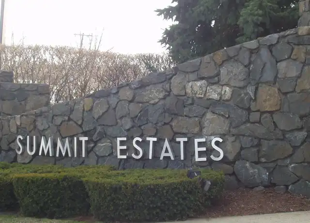 Property at 1002 Paradise Rd Unit PHH, Swampscott, MA, 01907, 2 beds, 2 baths, [object Object]