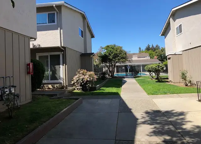 Photo of 301 Acalanes Dr, Sunnyvale, CA 94086