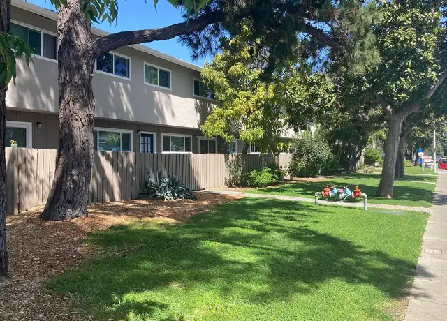 Photo of 301 Acalanes Dr, Sunnyvale, CA 94086