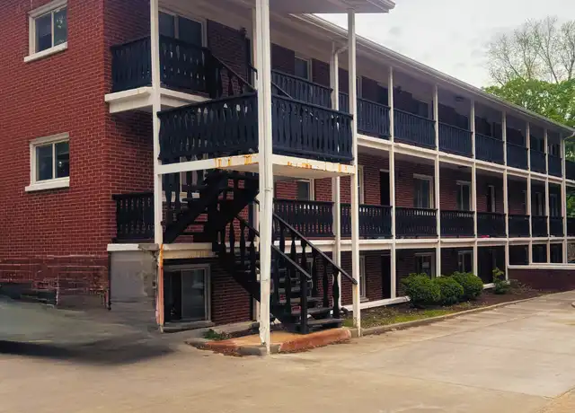 Property at 711 W Church St, Champaign, IL, 61820, 2 beds, 1 bath, [object Object]