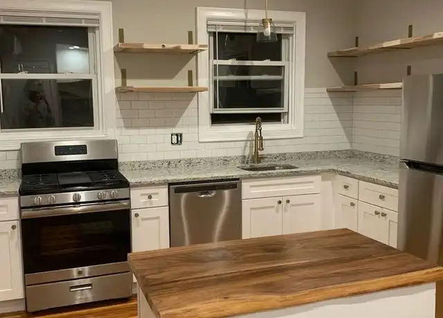 Property at 124 Wyndham Ave Unit 2, Providence, RI, 02908, 2 beds, 1 bath, [object Object]