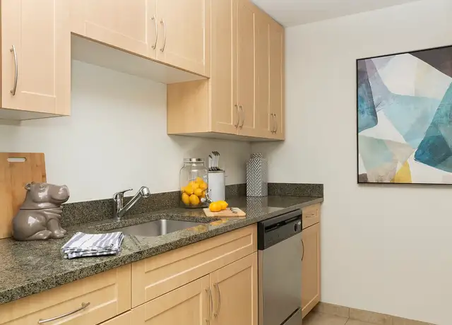 Photo of 2 Hancock St, Quincy, MA 02171