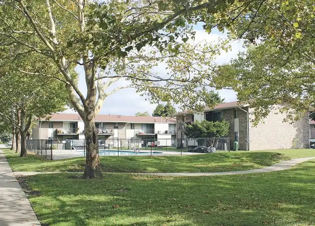 Property at Camelot Apartments - 2982 Washtenaw Ave, Ypsilanti, MI, 48197, 1 bed, 1 bath, [object Object]