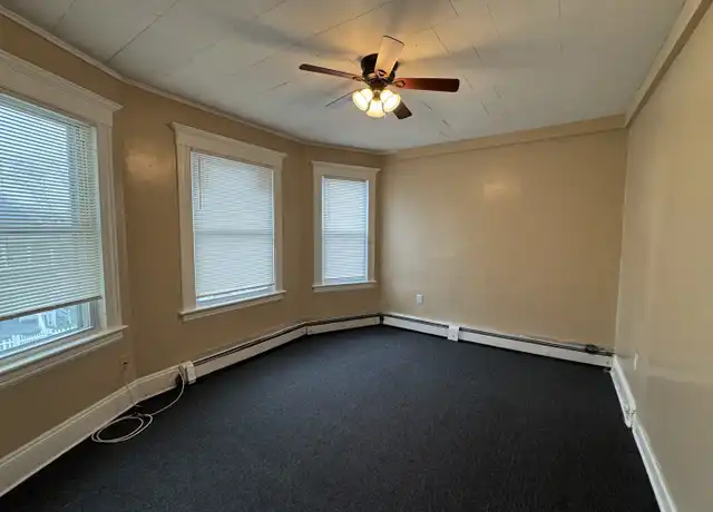 Property at 224 Sheridan St, Bridgeport, CT, 06610, 2 beds, 1 bath, [object Object]