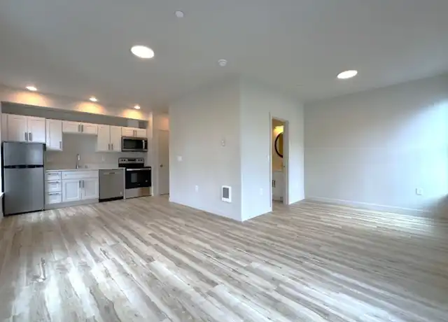 Property at 810 S Yakima Ave Unit 10, Tacoma, WA, 98405, 0 beds, 1 bath, [object Object]