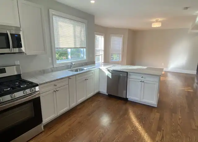 Property at 3 Hamilton Rd Unit 2, Somerville, MA, 02144, 6 beds, 4 baths, [object Object]