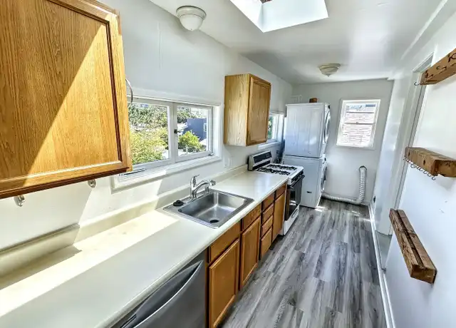 Property at 534 63rd St Unit 534, Oakland, CA, 94609, 3 beds, 1 bath, [object Object]