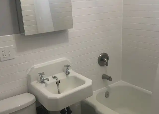 Property at 415 4th St SE Unit 1-5, Minneapolis, MN, 55414, 8 beds, 3 baths, [object Object]