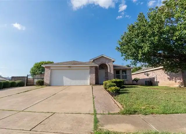 Property at 1403 Chesapeake Dr, Arlington, TX, 76014, 3 beds, 2 baths, [object Object]