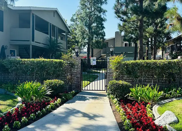 Photo of 8882 W Cerritos Ave, Anaheim, CA 92804