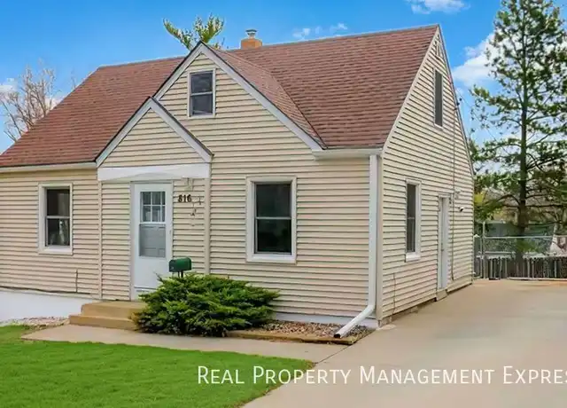 Property at 816 S Glendale Ave, Sioux Falls, SD, 57104, 4 beds, 1 bath, [object Object]