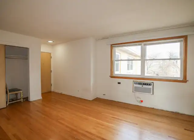 Property at 6440 N Richmond St Unit 2A, Chicago, IL, 60645, 1 bed, 1 bath, [object Object]