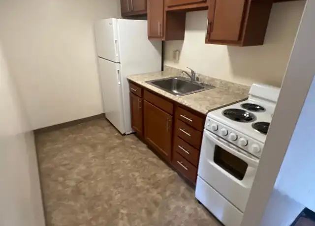 Property at Ellsworth Towers - Close to Chatham University - 5700 Ellsworth Ave, Pittsburgh, PA, 15232, 1 bed, 1 bath, [object Object]