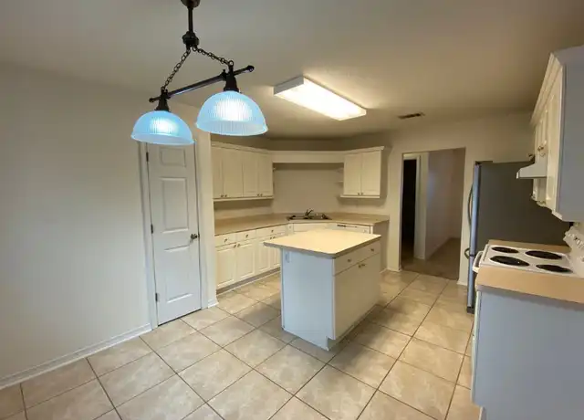 Property at 4250 Shadow Ln, Niceville, FL, 32578, 3 beds, 2 baths, [object Object]