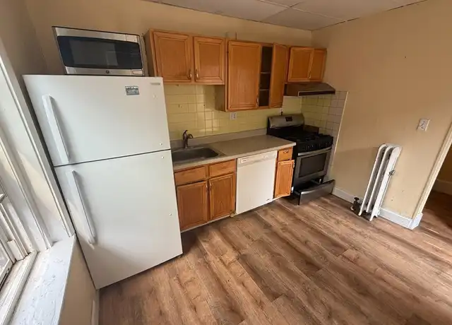 Property at 1710 Commonwealth Ave #3, Brighton, MA, 02135, 3 beds, 1 bath, [object Object]