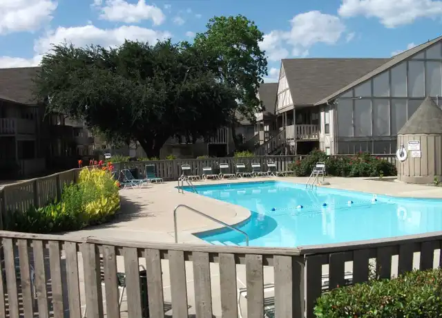 Property at Foxcroft - 5701 Calmar Dr, Montgomery, AL, 36116, 3 beds, 2 baths, [object Object]