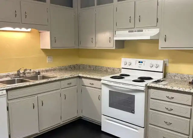Property at 5511 Colonial Cir Unit 2, Knoxville, TN, 37918, 2 beds, 1 bath, [object Object]
