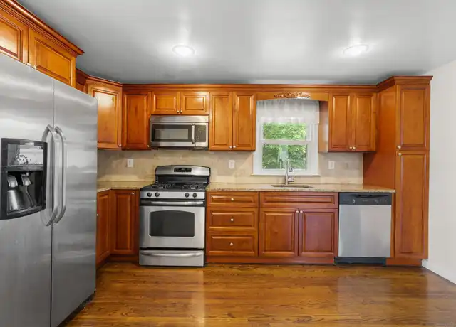 Property at 130 Ashton St, Bridgeport, CT, 06606, 5 beds, 3 baths, [object Object]