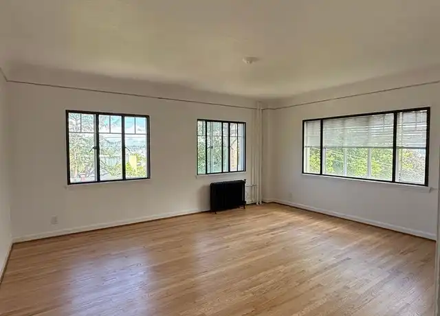 Property at 2486 NW Westover Rd Unit 204, Portland, OR, 97210, 1 bed, 1 bath, [object Object]