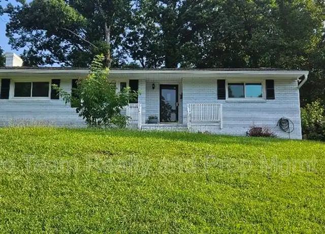 Property at 513 Webster Pl, Charlotte, NC, 28209, 3 beds, 1.5 baths, [object Object]