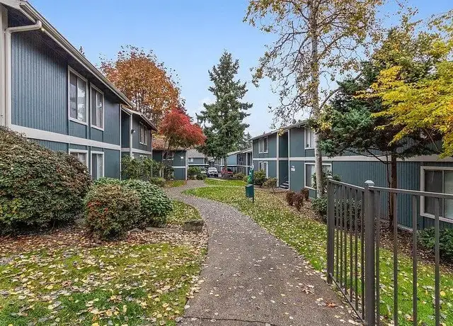 Photo of 1901 SW 320th St, Federal Way, WA 98023