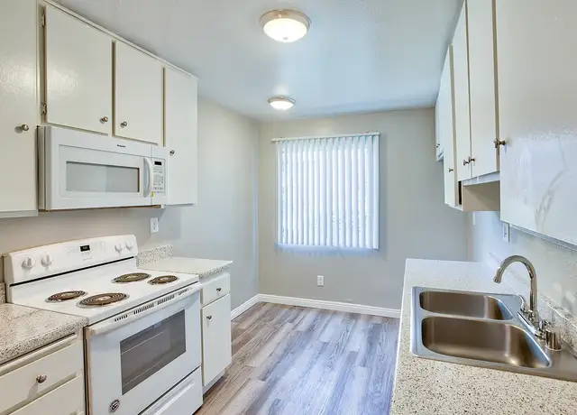 Photo of 320 S Citrus St, West Covina, CA 91791