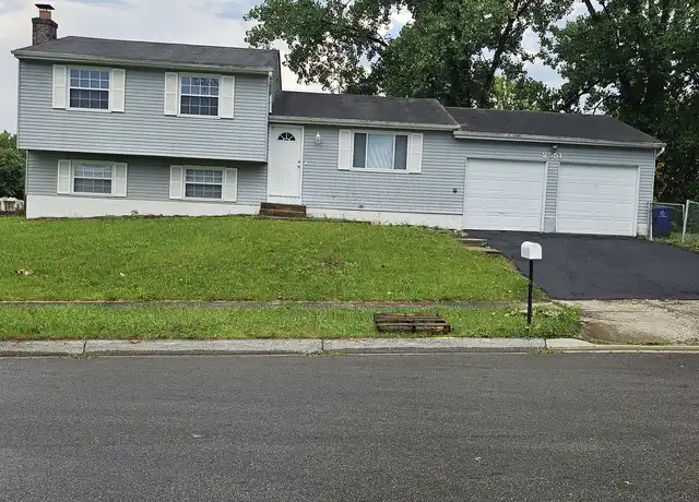 Property at 2551 Niantic Dr, Columbus, OH, 43224, 3 beds, 2.5 baths, [object Object]