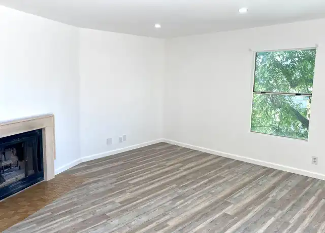 Property at 14914 Hamlin St, Van Nuys, CA, 91411, 2 beds, 2 baths, [object Object]