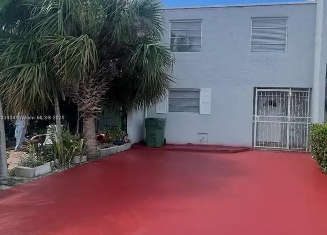 Property at 921 W 80th Pl Unit 921, Hialeah, FL, 33014, 4 beds, 2.5 baths, [object Object]