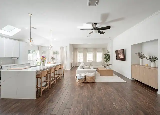 Property at 11 E Sienna Pl, Spring, TX, 77382, 2 beds, 2 baths, [object Object]