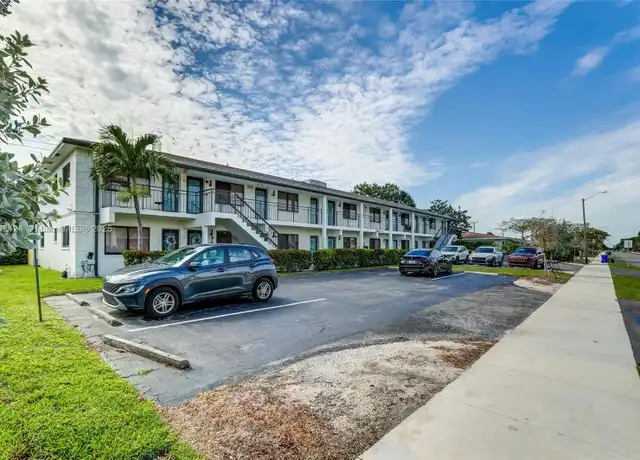 Property at 2140 NE 56th St Unit 2, Fort Lauderdale, FL, 33308, 2 beds, 1 bath, [object Object]