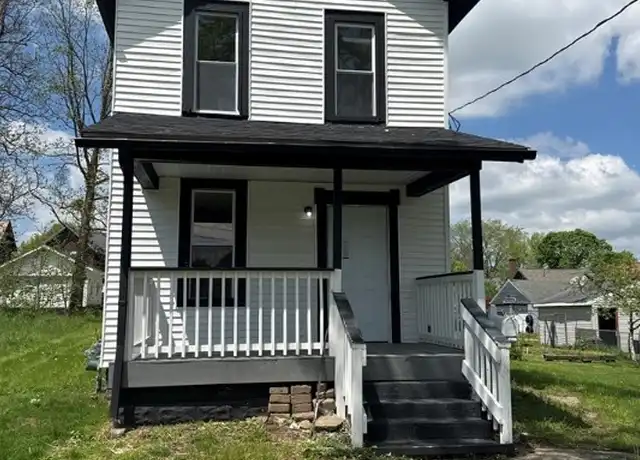 Property at 1126 Borden Ave SW, Massillon, OH, 44647, 2 beds, 1 bath, [object Object]