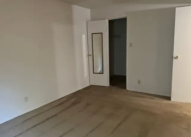 Property at 32 Woodglen Apartment Unit B 18, Arnold, MO, 63010, 2 beds, 1 bath, [object Object]
