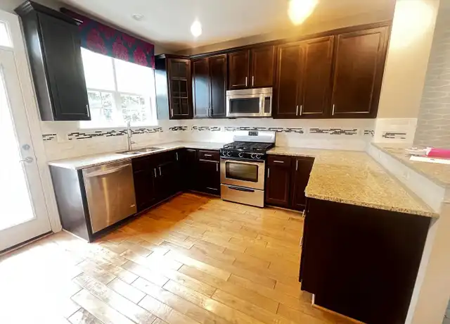 Property at 8195 Falls Grove Dr, Manassas, VA, 20111, 3 beds, 3.5 baths, [object Object]