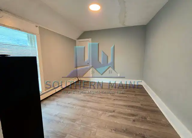 Property at 106 Webster St Unit 3, Lewiston, ME, 04240, 2 beds, 1 bath, [object Object]
