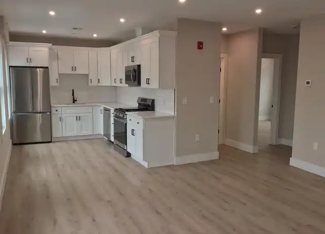 Property at 136 Elm St Unit 603, Newark, NJ, 07105, 3 beds, 1 bath, [object Object]