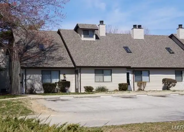 Property at 814 White Oak Dr, O Fallon, IL, 62269, 1 bed, 1 bath, [object Object]