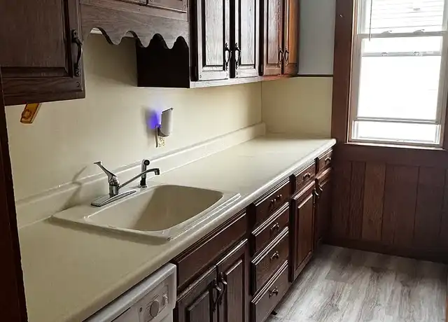 Property at 9 Rena St Unit 2, Worcester, MA, 01604, 3 beds, 1 bath, [object Object]
