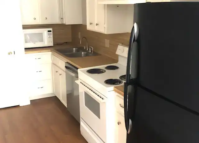 Property at 906 N Lbj Dr, San Marcos, TX, 78666, 3 beds, 2 baths, [object Object]