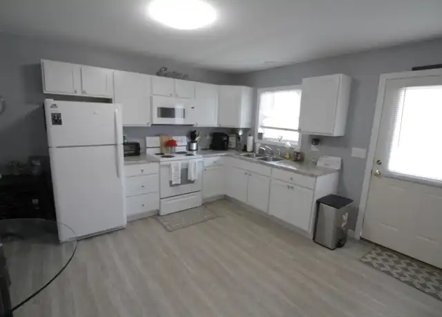 Property at 67 Main St Unit 3, Bradley, ME, 04411, 1 bed, 1 bath, [object Object]