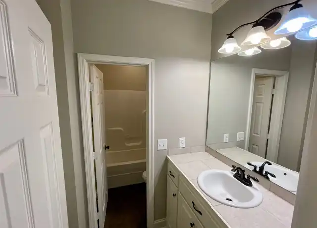 Property at 119 Deer Cir, Ridgeland, MS, 39157, 4 beds, 2.5 baths, [object Object]
