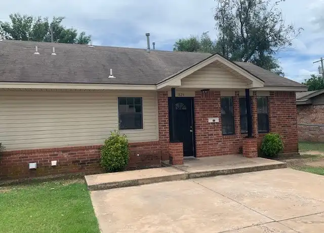 Property at 824 Russell Cir, Norman, OK, 73071, 2 beds, 2 baths, [object Object]