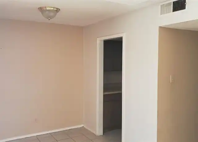 Property at 433 Matt Ln, Arlington, TX, 76012, 2 beds, 1 bath, [object Object]