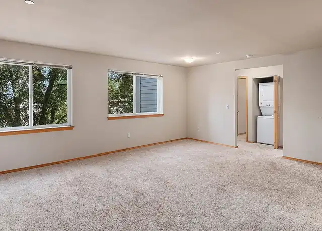 Property at The Villa Flora Apartments - 12317 15th Ave NE, Seattle, WA, 98125, 1 bed, 1 bath, [object Object]