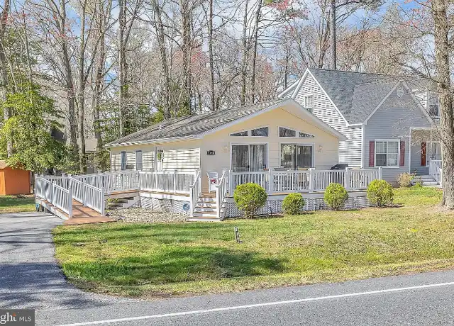 Property at 1010 Ocean Pkwy, Berlin, MD, 21811, 2 beds, 1.5 baths, [object Object]