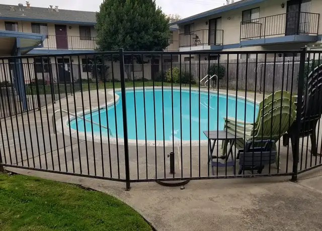 Photo of 310 S Orange Ave, Lodi, CA 95240