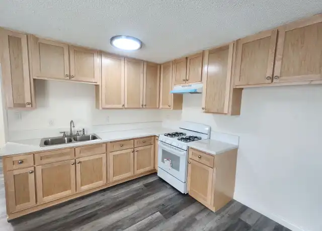 Property at 10309 S Inglewood Ave Unit 09, Inglewood, CA, 90304, 2 beds, 1 bath, [object Object]