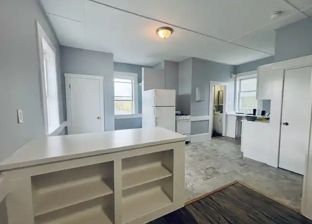 Property at 11 Park St Unit 4, Peabody, MA, 01960, 1 bed, 1 bath, [object Object]